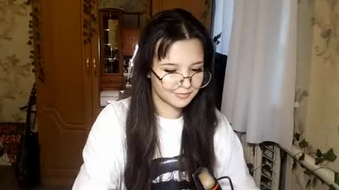 Snapshot of eugeniecarrubba chatting on May 29, 2026, 3:21 pm Lily 1st day online show from May 29, 2026, 3:21 pm