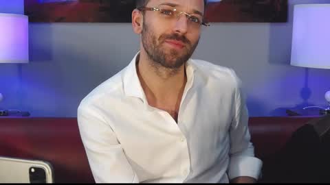 Snapshot of euginehot chatting on December 20, 2024, 11:00 am euginehot online show from December 20, 2024, 11:00 am