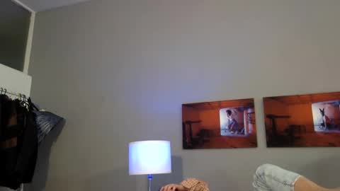 Snapshot of euginehot chatting on March 4, 2025, 6:15 am euginehot online show from March 4, 2025, 6:15 am