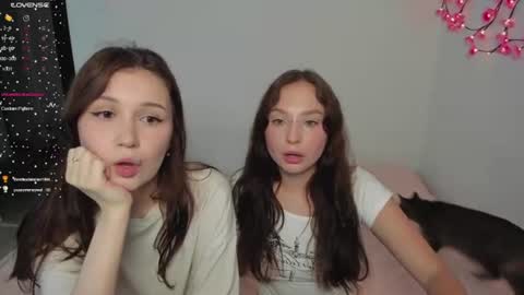 Snapshot of eumomino chatting on July 27, 2026, 7:21 pm Veronica Tiia Lilith left to right online show from July 27, 2026, 7:21 pm