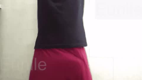 eunile online show from December 1, 2025, 8:03 pm