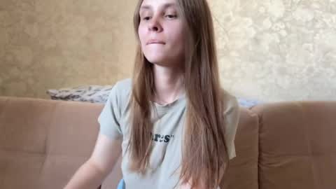Snapshot of eva_calvin chatting on June 3, 2026, 7:33 am Eva Calvin online show from June 3, 2026, 7:33 am