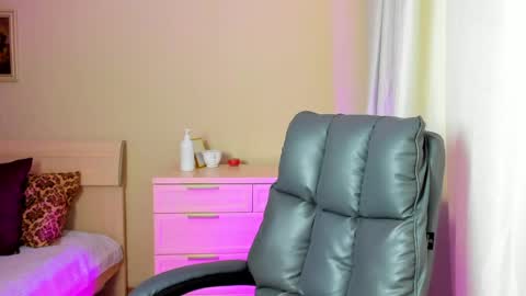 Snapshot of eva_conors_ chatting on May 14, 2026, 1:56 am Eva online show from May 14, 2026, 1:56 am