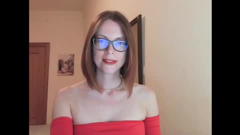 Snapshot of eva_cutesmile chatting on September 29, 2025, 8:02 pm Eva online show from September 29, 2025, 8:02 pm