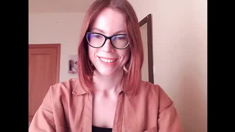 Snapshot of eva_cutesmile chatting on October 24, 2025, 2:02 pm Eva online show from October 24, 2025, 2:02 pm