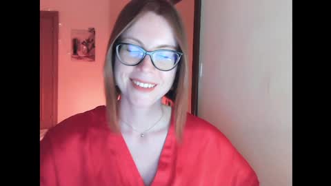 Snapshot of eva_cutesmile chatting on May 27, 2026, 7:33 pm Eva online show from May 27, 2026, 7:33 pm