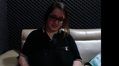 Snapshot of eva_cutie36 chatting on January 6, 2026, 2:04 am eva online show from January 6, 2026, 2:04 am