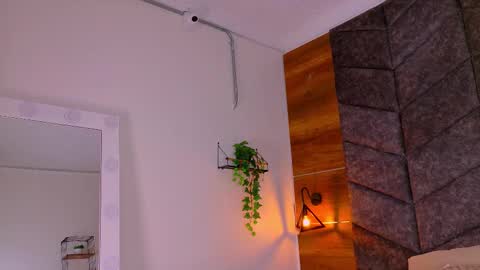 EVA DAEMON  online show from October 13, 2025, 11:32 am