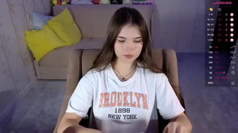 Snapshot of eva_davie chatting on October 22, 2025, 1:55 pm Eva online show from October 22, 2025, 1:55 pm