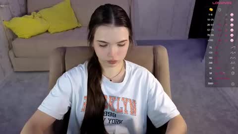 Snapshot of eva_davie chatting on November 9, 2025, 2:48 pm Eva online show from November 9, 2025, 2:48 pm