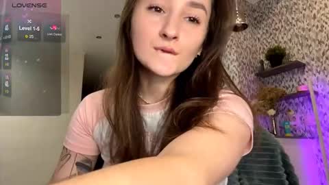 Snapshot of eva_elfis chatting on October 24, 2025, 9:44 pm Eva online show from October 24, 2025, 9:44 pm