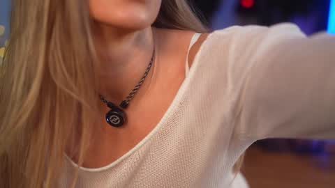 Snapshot of eva_fashionista chatting on January 6, 2026, 5:16 pm Eva online show from January 6, 2026, 5:16 pm