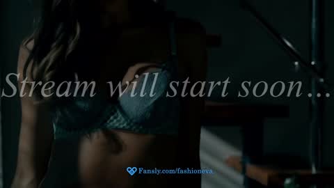 Snapshot of eva_fashionista chatting on February 15, 2026, 5:31 pm Eva online show from February 15, 2026, 5:31 pm