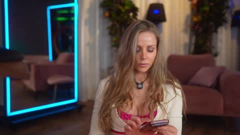 Eva online show from May 15, 2026, 7:43 pm