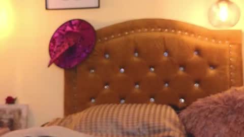 Eva Foxs  online show from November 19, 2025, 10:32 pm