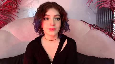 Snapshot of eva_halsey chatting on October 22, 2025, 7:35 pm E V A online show from October 22, 2025, 7:35 pm
