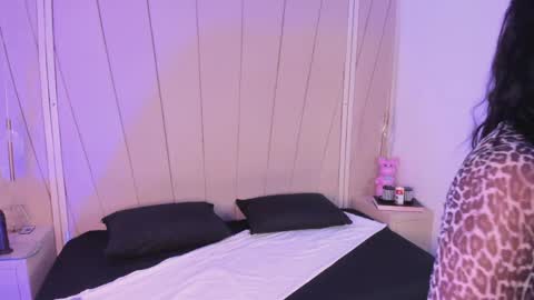eva_kingsford online show from April 23, 2026, 11:31 am