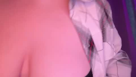 Snapshot of eva_kittenn chatting on December 21, 2025, 10:00 am eva_kittenn online show from December 21, 2025, 10:00 am