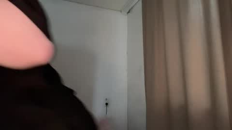 eva_kittenn online show from April 26, 2026, 3:42 pm