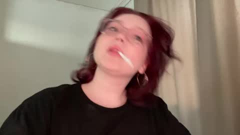 eva_kittenn online show from May 4, 2026, 2:24 pm