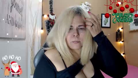 eva_love49 online show from December 15, 2025, 2:10 pm