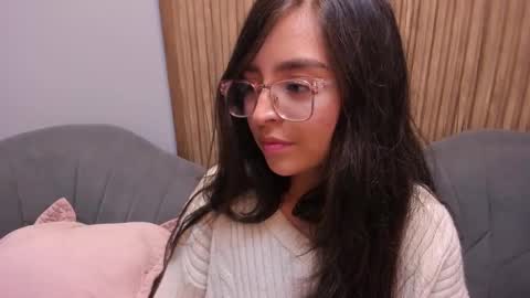 Snapshot of eva_macalliter chatting on December 27, 2024, 7:18 am Angelinne online show from December 27, 2024, 7:18 am