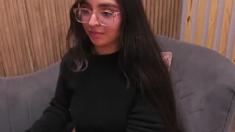 Snapshot of eva_macalliter chatting on February 14, 2025, 9:13 am Angelinne online show from February 14, 2025, 9:13 am