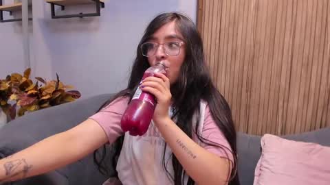 Snapshot of eva_macalliter chatting on February 23, 2025, 11:00 am Angelinne online show from February 23, 2025, 11:00 am