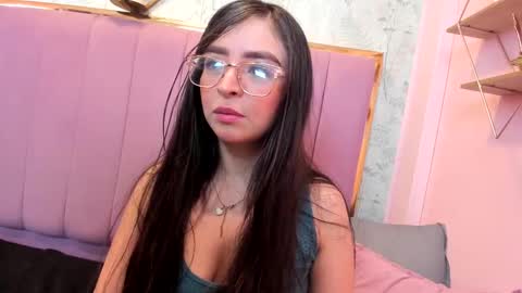 Snapshot of eva_macalliter chatting on September 15, 2025, 2:17 pm Angelinne online show from September 15, 2025, 2:17 pm