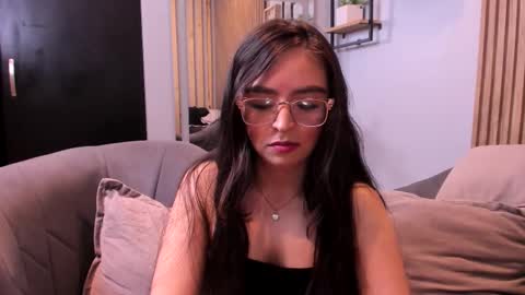 Snapshot of eva_macalliter chatting on November 15, 2025, 3:26 am Angelinne online show from November 15, 2025, 3:26 am