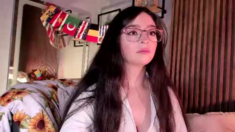 Angelinne online show from July 12, 2026, 3:52 am