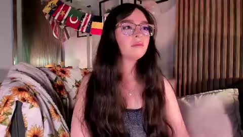 Angelinne online show from July 16, 2026, 4:07 am