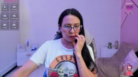 Eva  online show from April 29, 2026, 4:00 pm