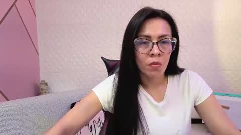Eva  online show from June 22, 2026, 3:42 pm