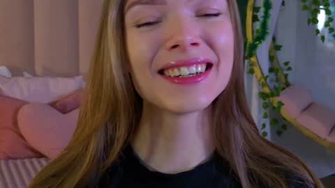 Snapshot of eva_natsumi chatting on December 21, 2024, 5:36 am Eva online show from December 21, 2024, 5:36 am