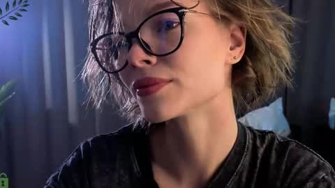 Snapshot of eva_natsumi chatting on September 27, 2025, 4:34 pm Eva online show from September 27, 2025, 4:34 pm