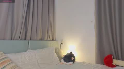 Snapshot of eva_pixie chatting on November 23, 2025, 12:21 am Eva online show from November 23, 2025, 12:21 am