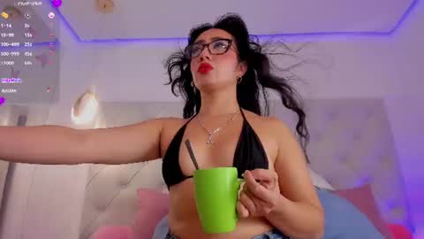 Snapshot of eva_rain chatting on July 4, 2026, 7:42 pm Eva online show from July 4, 2026, 7:42 pm