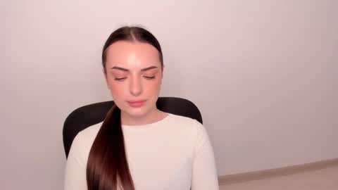 Eva online show from March 11, 2025, 5:46 pm