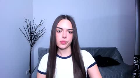 Eva online show from May 1, 2026, 4:00 pm