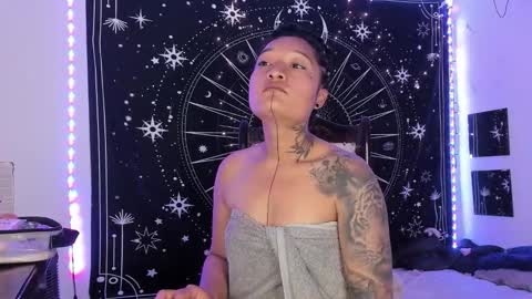 Snapshot of eva_sanderslee chatting on November 19, 2025, 8:47 am Eva online show from November 19, 2025, 8:47 am