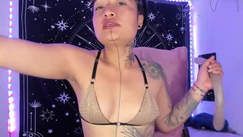 Snapshot of eva_sanderslee chatting on November 21, 2025, 8:02 am Eva online show from November 21, 2025, 8:02 am