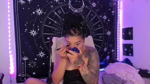 Snapshot of eva_sanderslee chatting on November 25, 2025, 7:19 am Eva online show from November 25, 2025, 7:19 am