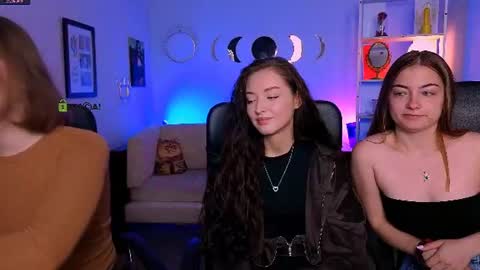 Snapshot of eva_smiith_ chatting on June 16, 2026, 5:43 am Eva online show from June 16, 2026, 5:43 am