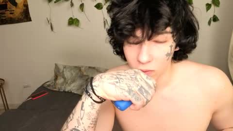 Eva Sunshine Blue Eyes online show from May 2, 2026, 7:52 pm