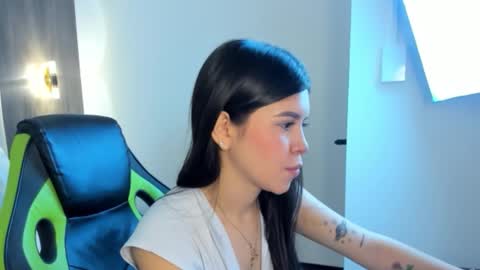 E V A  online show from February 23, 2026, 12:13 pm