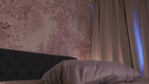Snapshot of eva_vex chatting on July 28, 2026, 2:13 pm Hello Im Eva online show from July 28, 2026, 2:13 pm