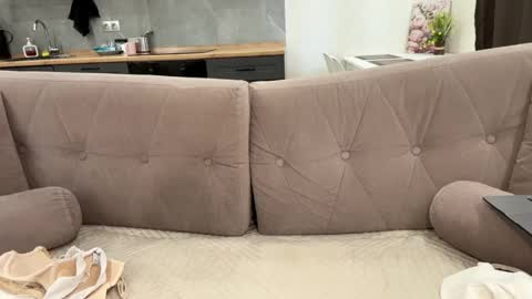 eva_wett online show from April 28, 2026, 8:08 am