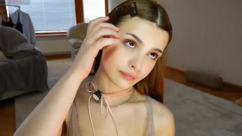 Hello my name is Eva its my first day here online show from April 4, 2026, 8:56 am