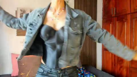 Snapshot of evaa_campbell chatting on April 24, 2026, 2:19 pm Eva online show from April 24, 2026, 2:19 pm